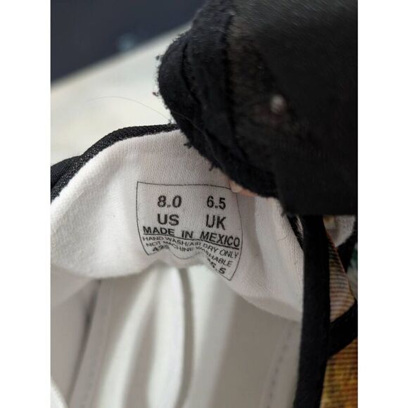 The Bradford Exchange Women's Multi-Color 2011 Wearable Art Wildlife Panda Shoe - Picture 7 of 8